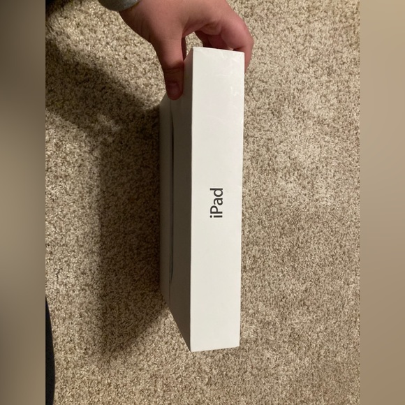 Apple iPad 2 Wi-fi 3G 16 GB white Verizon product box and instructions - Picture 3 of 9